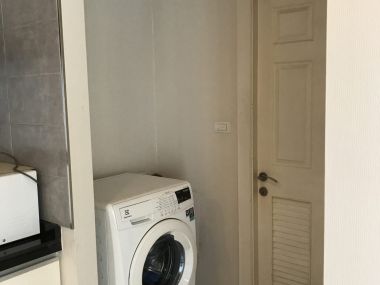 For rent at The Surawong 1 Bedroom 1 Bathroom 20,000THB/month Fully furnished