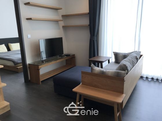 For Rent : Edge Sukhumvit 23, 1 bed corner room, 11th fl