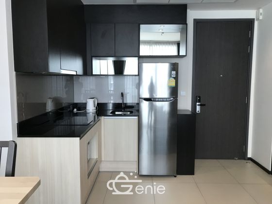 For Rent : Edge Sukhumvit 23, 1 bed corner room, 11th fl