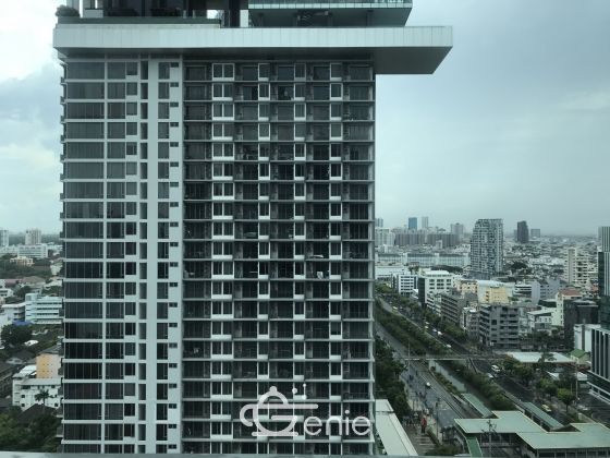 For rent at Rhythm Sathorn - Narathiwas 1 Bedroom 1 Bathroom 25,000THB/month Fully furnished