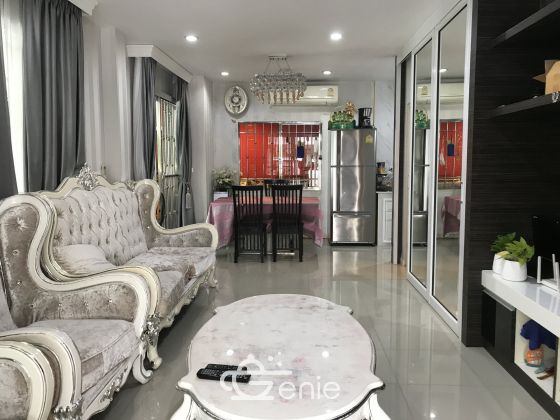 Townhome 3 floors The corner home area size 29.1sqm.