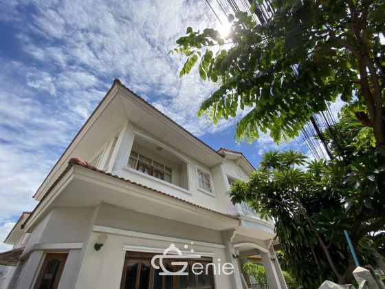 ขาย/เช่า บ้านเดี่ยว บ้านมัณฑนาศรีนครินทร์ ซอยศรีด่าน 62 ตรว 3 ห้องนอน 3 ห้องน้ำ ขาย 5.5 ลบ โอนคนละครึ่ง เช่า 35,000 ติดต่อบี 0641466445 (R5689)