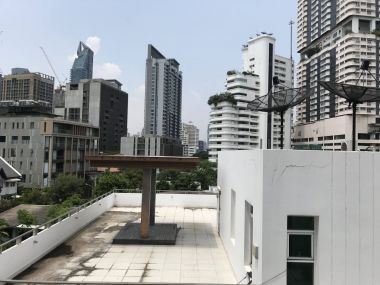 ให้เช่า! Aashiana Sukhumvit 26 2 ห้องนอน 100 ตรม. เพียง 60,000 บาท/เดือน เฟอร์นิเจอร์ครบพร้อมเข้าอยู่(PROP000093)