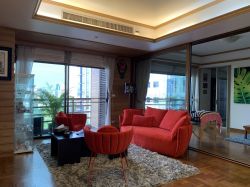 4 Bedroom Condo near BTS Rajadamri, super convenience location