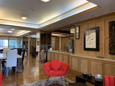 คอนโดหรู 4 ห้องนอน ใกล้ BTS ราชดำริ เดินเพียง 5 นาที ถึงสวนลุม