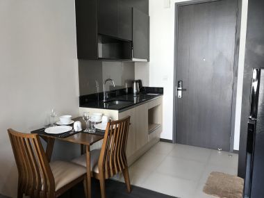 ให้เช่า Edge Sukhumvit 23 1 ห้องนอน 31 ตรม ใกล้ BTS สุขุมวิท เพียง 20,000 บาท/เดือน (ต่อรองราคาได้) เฟอร์นิเจอร์ครบพร้อมเข้าอยู่ (PROP000097)