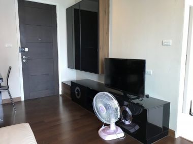 ปล่อยเช่า! Ivy Thonglor ในราคาเพียง 30,000บาท/เดือน Type Studio 1 ห้องน้ำ 35ตรม. ห้องใหญ่อยู่สบาย ใกล้ BTS ทองหล่อ เฟอร์นิเจอร์ครบพร้อมเข้าอยู่ PROP000099